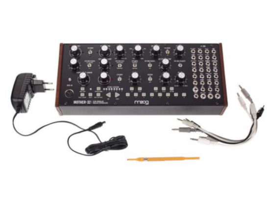 Moog Mother 32 - Semi-Modularer Analog Syntheziser