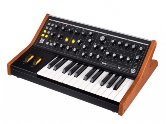 Moog Subsequent 25 - Paraphonic Synthesizer