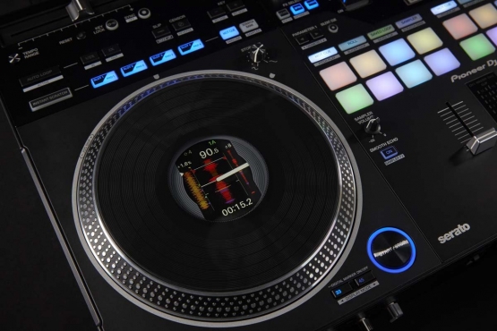 Pioneer DJ DDJ-REV7, Serato DJ Pro Controller - Verfügbar