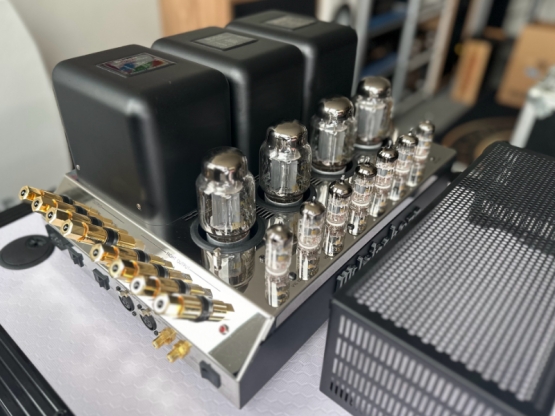 2nd Hand: McIntosh MC275 MK5