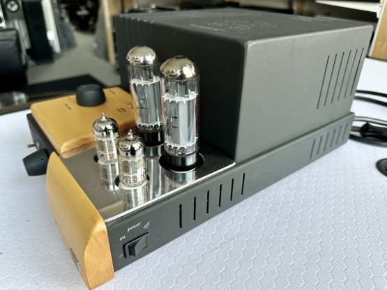 2nd Hand: Unison Research Röhren Vollverstärker Simply Two - Verfügbar