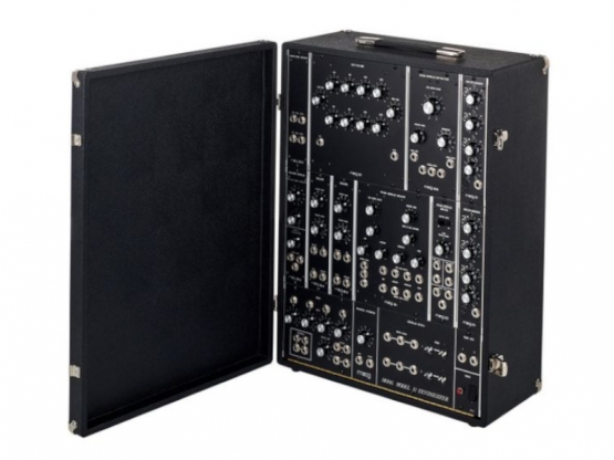 Moog MODEL 10 - Modular Synthesizer