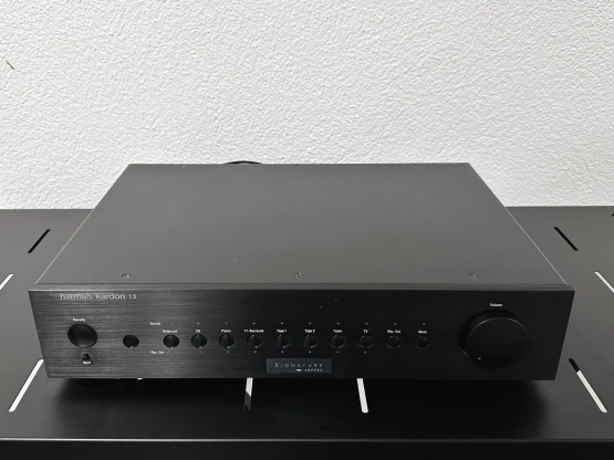 2nd Hand: Harman Kardon Signature 1.0