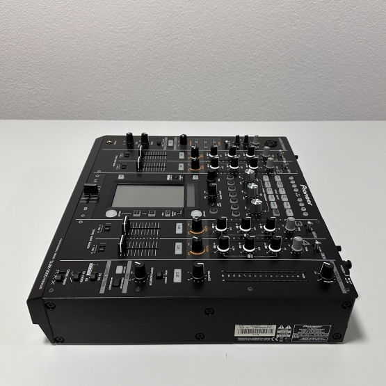 2nd Hand: Pioneer DJ DJM 2000 Nexus + Case