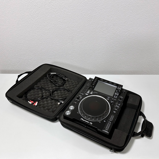 2nd Hand: 2x Pioneer DJ CDJ 2000 Nexus2 + Bag