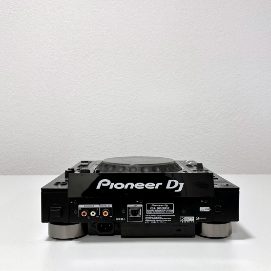 2nd Hand: 2x Pioneer DJ CDJ 2000 Nexus2 + Bag