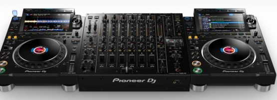 2nd Hand: 2x Pioneer CDJ-3000 Media Player
