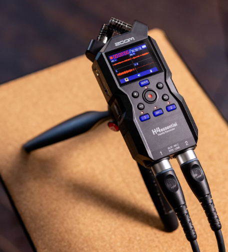Zoom H4essential Handy Field Recorder