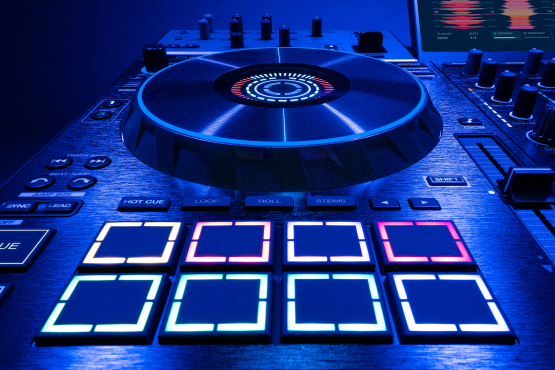 Denon DJ PRIME 4 G2 - Verfügbar