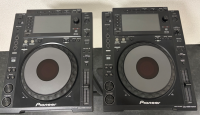 2ndHand: 2x Pioneer CDJ900NXS + Decksaver - Bundle